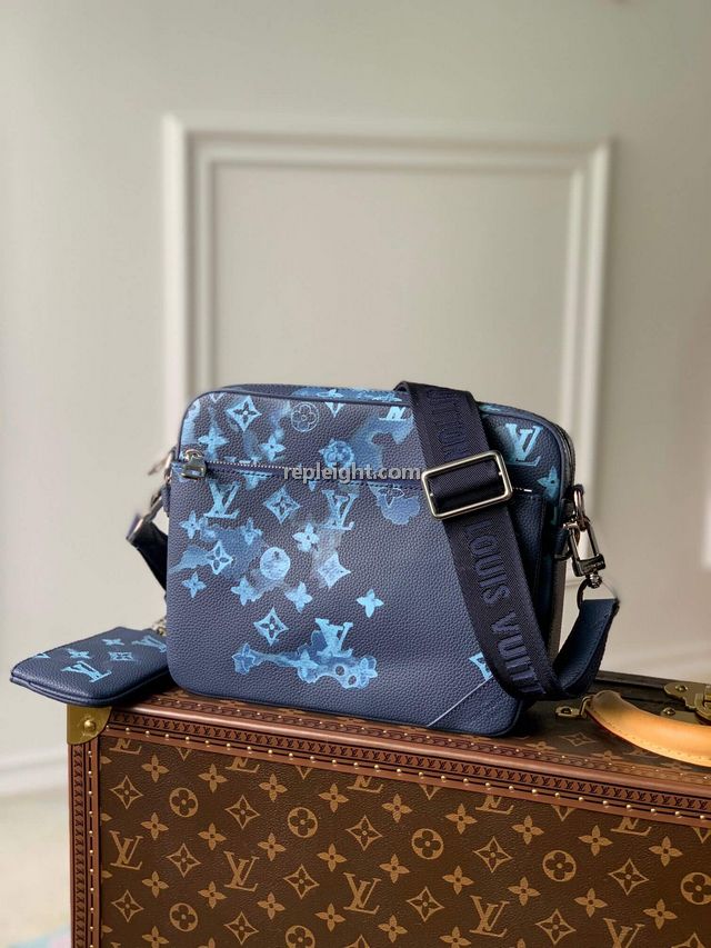 LOUIS VUITTON-M57840 루이비통 라이트 블루 모노그램 프린트 트리오 메신저