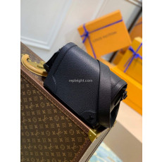 LOUIS VUITTON-M30807 루이비통 블랙 타이가 레더 뉴 플랩 메신저