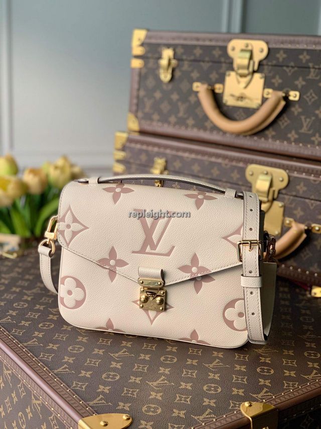 LOUIS VUITTON-M45596 루이비통 크림 모노그램 앙프렝뜨 포쉐트 메티스