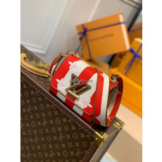 LOUIS VUITTON-M57722 루이비통 레드 엠브로이더드 캔버스 트위스트 PM