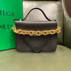 BOTTEGA VENETA-667399 보테가 베네타 블랙 마운트 스몰 엔벨롭 백