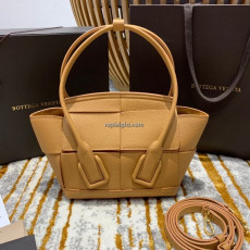 BOTTEGA VENETA-600606 보테가 베네타 캐러멜 미니 Arco 아르코 29 탑 핸들백