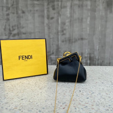 FENDI-7AS051 펜디 블랙 나노 퍼스트 참