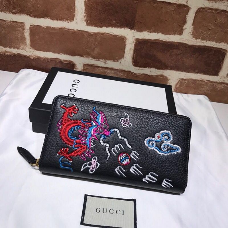 GUCCI-473931 구찌 블랙 가죽 드래곤 자수 집 어라운 월릿