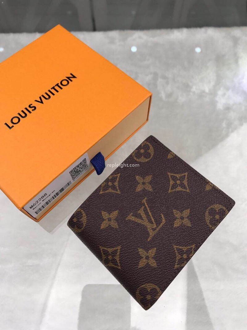 LOUIS VUITTON-M62288 루이비통 모노그램 마르코 월릿