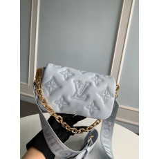 LOUIS VUITTON-M81399 루이비통 라이트 블루 모노그램 퀄팅 월릿 온 스트랩