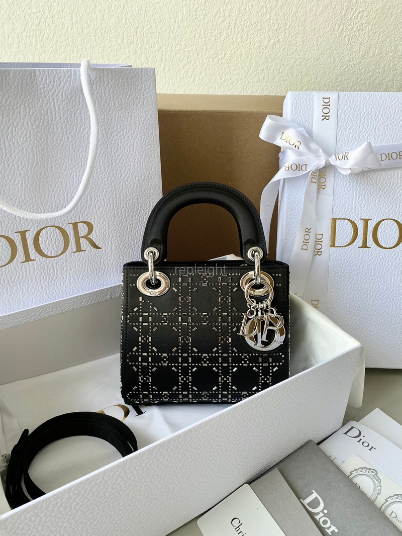 DIOR-LADY DIOR 미니 백 M0500PRTC_M911