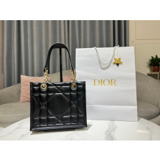 DIOR-DIOR ESSENTIAL 스몰 토트 백  M8720OZVJ_M900