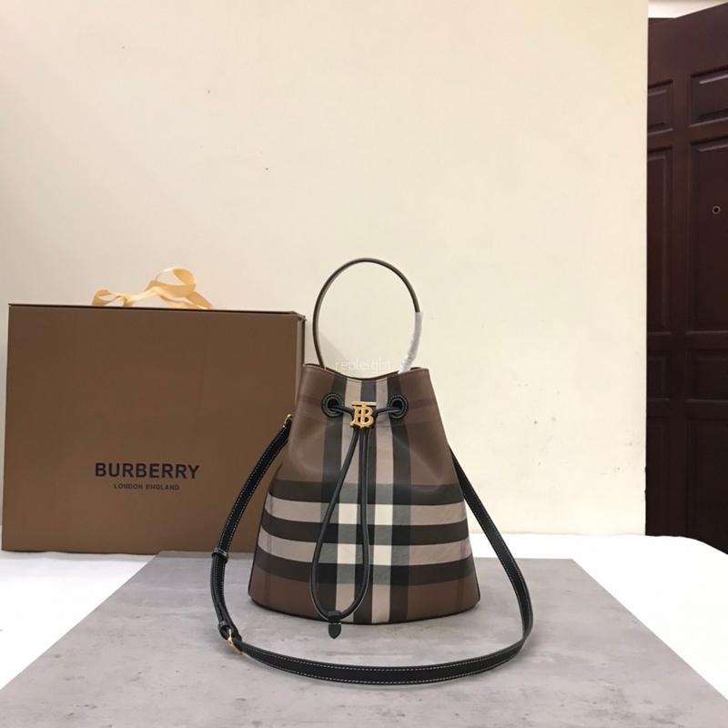 BURBERRY-80630701 스몰 TB 버킷 백