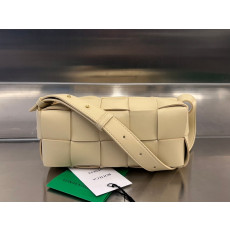 BOTTEGA VENETA-709360VMAY18425 Brick Cassette 카세트