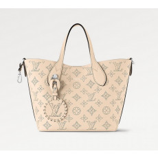 LOUIS VUITTON - 루이비통 M21909 블라썸 PM