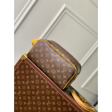 LOUIS VUITTON - 루이비통 M46764 런칭 돕 키트