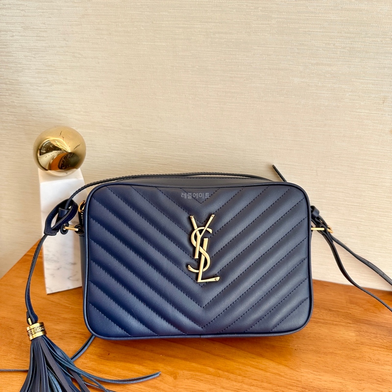 YSL- SAINT LAURENT 612544DV7074147 생 로랑 내추럴 테슬 장식 루 카메라 백